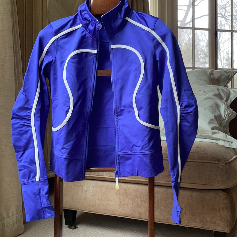 Lulu lemon royal blue zipped jacket